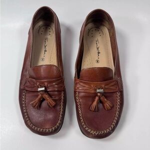 Thom McAn Womens Brown Leather Loafer Slip-on Shoes Size 8W Tassel Casual